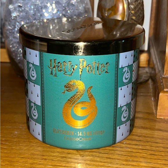 Goose Creek Harry Potter Slytherin Candle NEW! - Picture 2 of 6